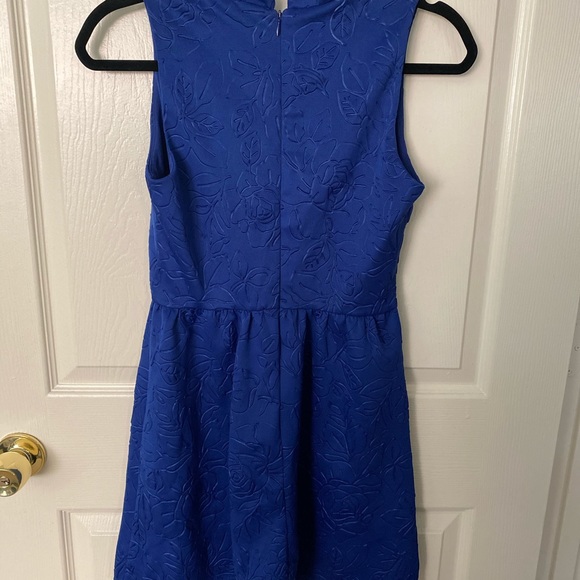 Above the knee length blue dress! - Picture 3 of 5